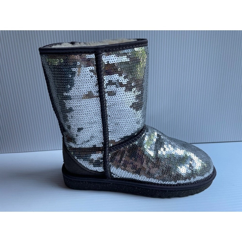 UGG 1006739 Silver Classic Short Womens Sequins Boots Rare Size US 6 NWOB